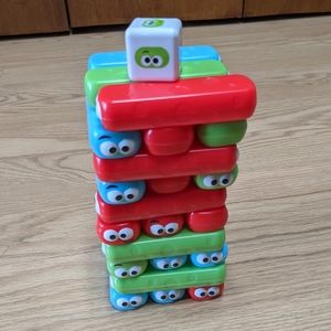 Don't Let the Bugs Fall game